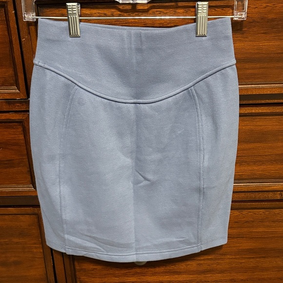 lululemon Scuba HR Mini Skirt - Picture 3 of 4